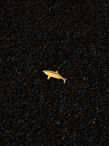Diving with Sharks gold pin